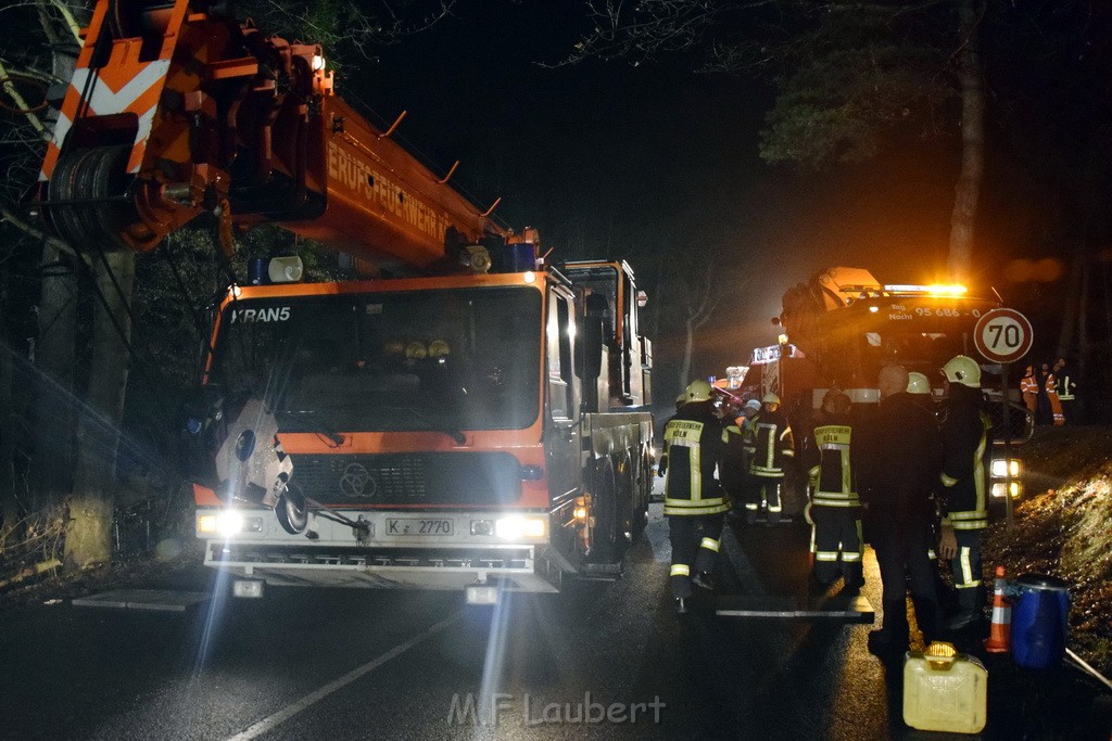 Container LKW umgestuerzt Koeln Brueck Bruecker- Dellbruecker Mauspfad P402.JPG - Miklos Laubert